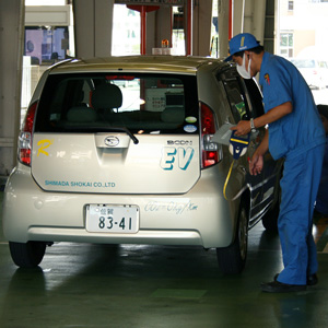 検査ラインも無事終了し、車両重量と車体寸法の計測